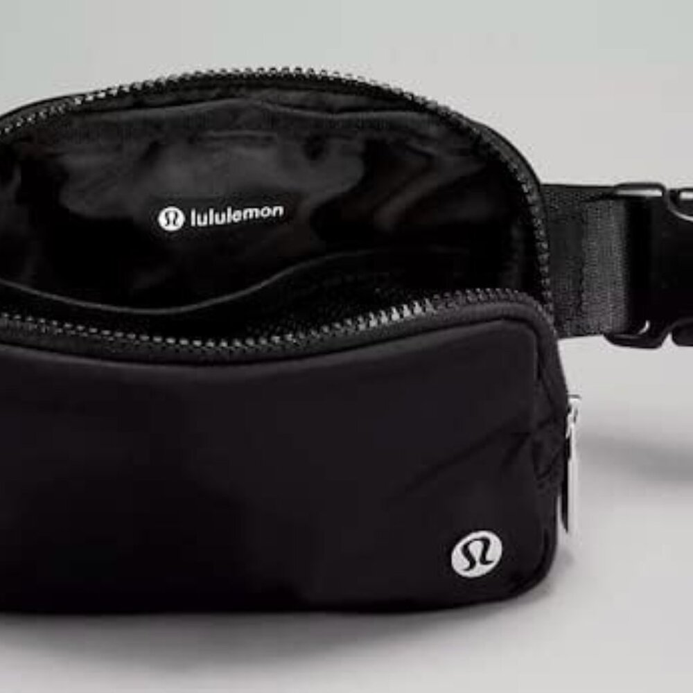 Lululemon Athletica Everywhere Belt Bag 1L (Black) - Picture 3 of 5